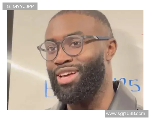 揭秘足球明星杰伦的成长历程与辉煌成就分析